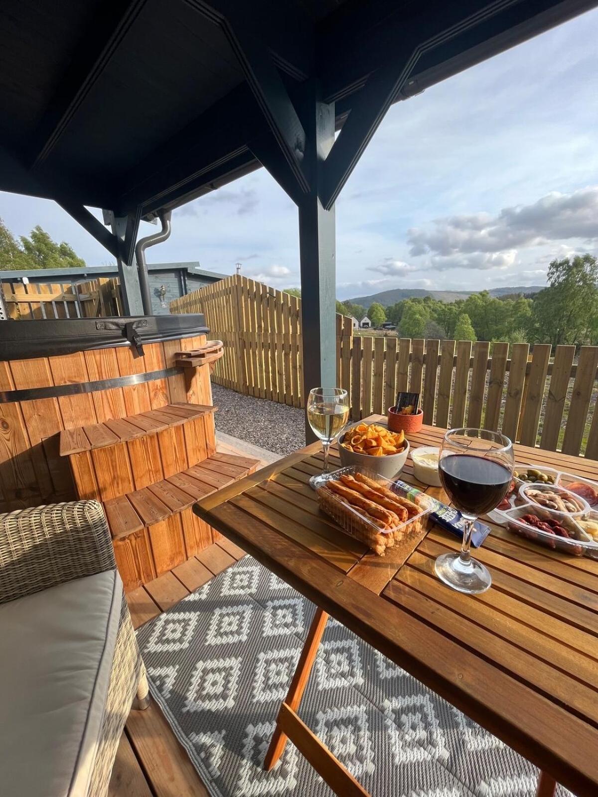 Retreat Hot Tub Highland Cabin Inverness Buitenkant foto