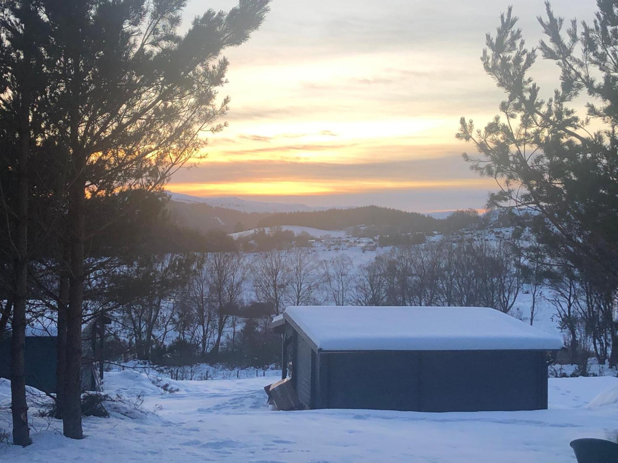 Retreat Hot Tub Highland Cabin Inverness Buitenkant foto